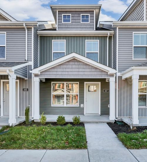 107 Quarry Point Dr, Clarksville, TN, 37043-3368 | Card Image