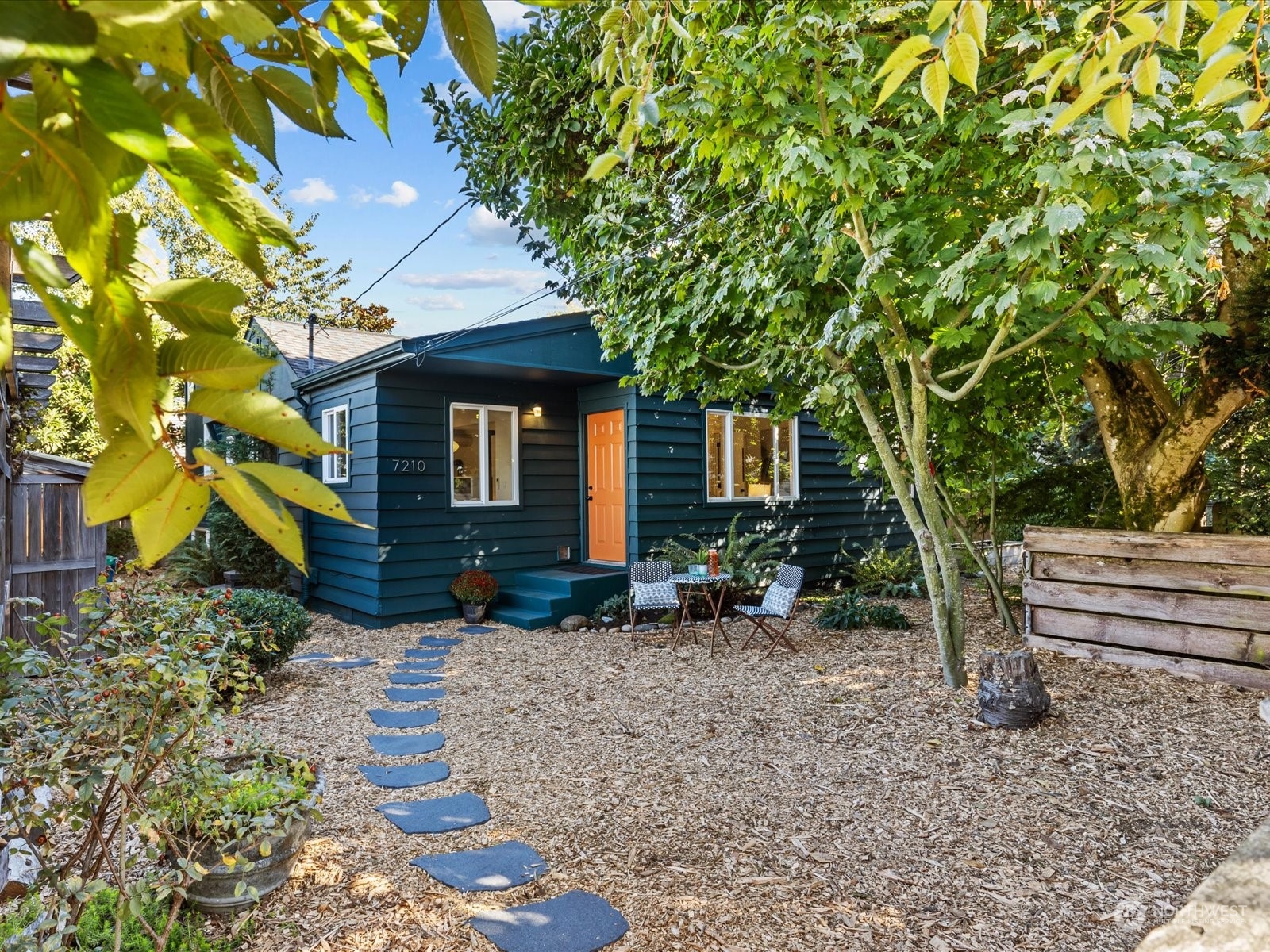 Orchard Pl, Seattle, WA 98118