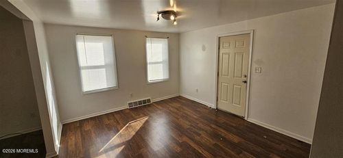 402 W Green Street, Millville, NJ, 08332 | Card Image