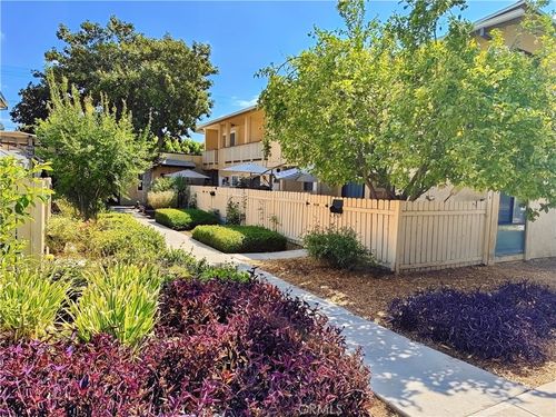 unit-2-8060 Canby Ave, Reseda, CA, 91335-1383 | Card Image