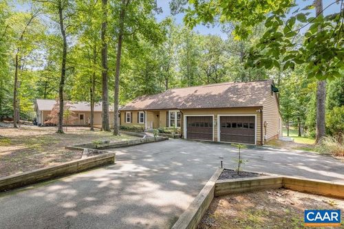 28 Out Of Bounds Rd, PALMYRA, VA, 22963-2320 | Card Image
