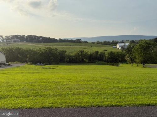 276 Skyline Dr, BERNVILLE, PA, 19506-8737 | Card Image