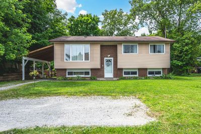 9820 Highway 12 W, House other with 2 bedrooms, 1 bathrooms and 3 parking in Warminster ON | Image 2