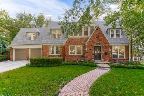 6821 Brookside Rd, Kansas City, MO, 64113-1931 | Card Image
