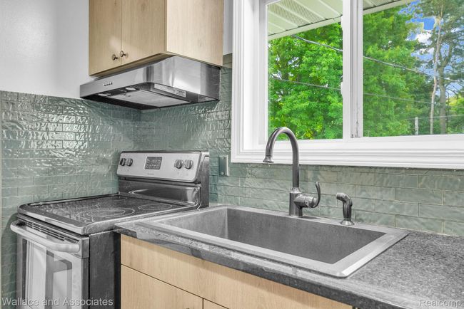 15-web-or-mls-DSC06126.jpg | Image 13