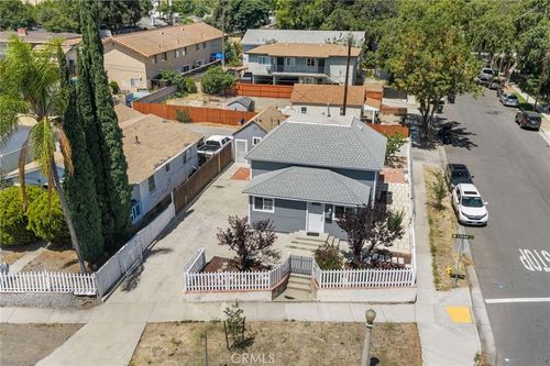 402 E Grand Blvd, Corona, CA, 92879-1535 | Card Image