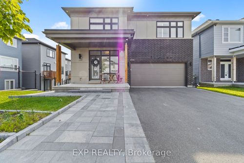 4556 Kelly Farm Dr, Gloucester, ON, K1X0G8 | Card Image