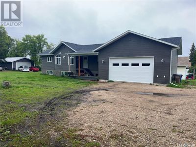 105 4 St, House other with 6 bedrooms, 3 bathrooms and null parking in Birch Hills SK | Image 2