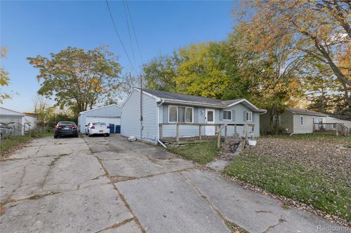 2540 Kansas Ave, Saginaw, MI, 48601-5535 | Card Image