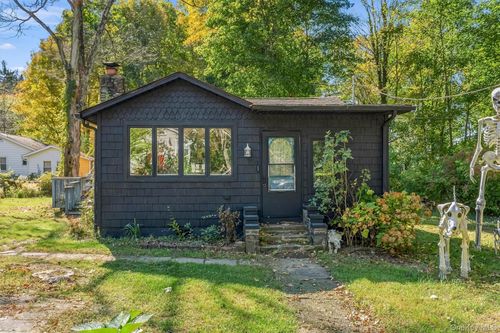 6 Moran Trl, Monroe, NY, 10950-6525 | Card Image
