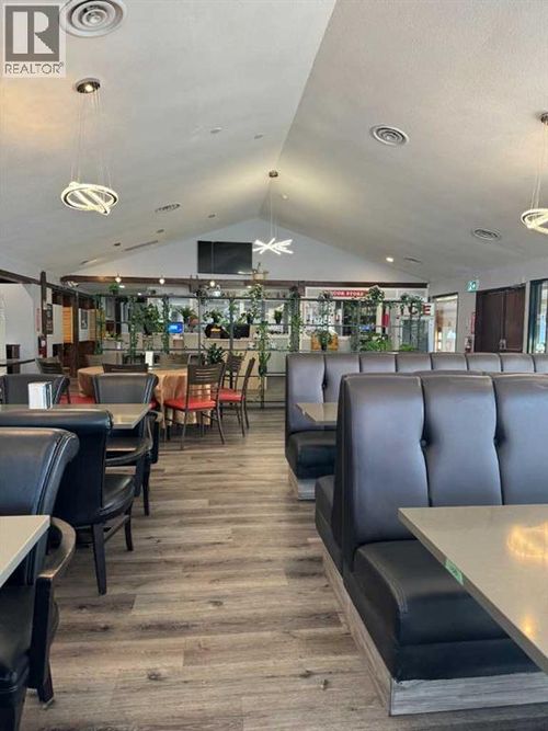 121 2 St W, Cremona, AB, T0M0R0 | Card Image