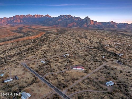 135 W Hawk Way, Amado, AZ, 85645-9521 | Card Image