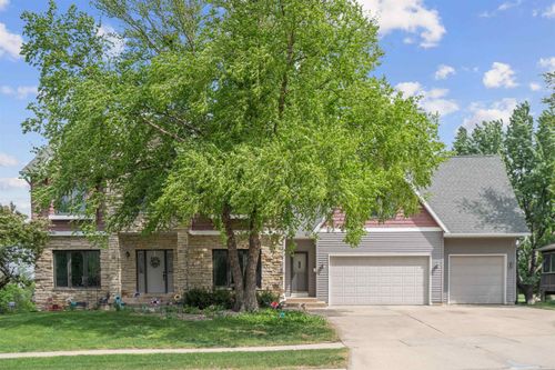 3413 Pheasant Dr, Cedar Falls, IA, 50613-1681 | Card Image