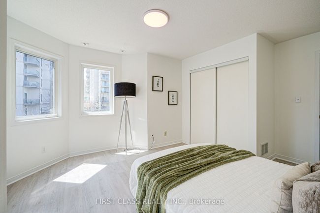 202 - 28 Rosebank Dr, Condo with 3 bedrooms, 3 bathrooms and 2 parking in Scarborough ON | Image 25