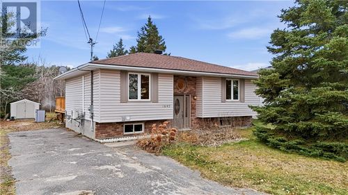 1645 Wendy St, Val Caron, ON, P3N1L9 | Card Image