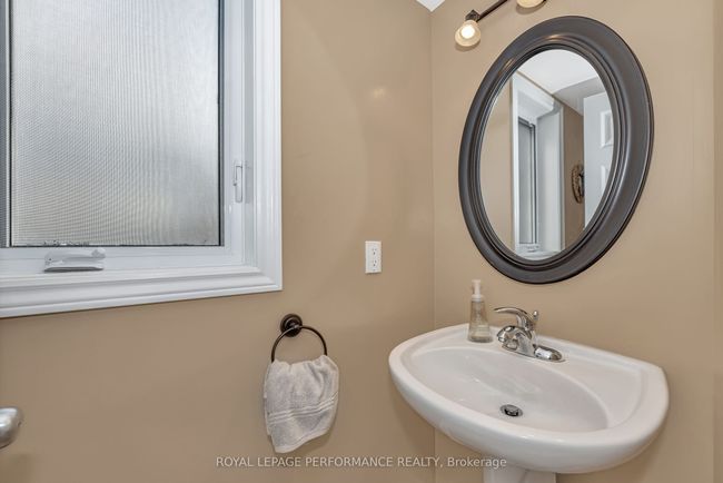 A - 22 Steel St, House attached with 3 bedrooms, 3 bathrooms and 1 parking in Gloucester ON | Image 5