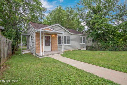 2530 Keystone Ave, Knoxville, TN, 37917-3930 | Card Image