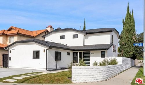 19701 Blythe St, Winnetka, CA, 91306-2319 | Card Image