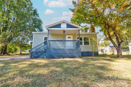 823 1st St, Kings Mountain, NC, 28086-2165 | Card Image