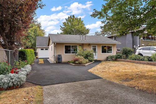 3167 Irma St, Victoria, BC, V9A1S9 | Card Image