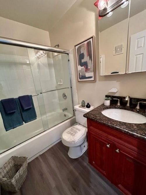 apt-2h2-184 Hallock Rd, Lake Grove, NY, 11755-1406 | Card Image