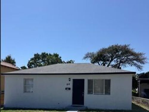 814 39th St, West Palm Beach, FL, 33407-4010 | Card Image
