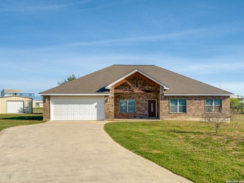 439 Bear Gdns, La Vernia, TX, 78121-9551 | Card Image