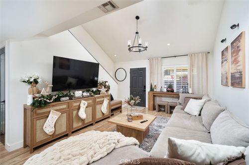 a6-435 W 9th St, Upland, CA, 91786 | Card Image