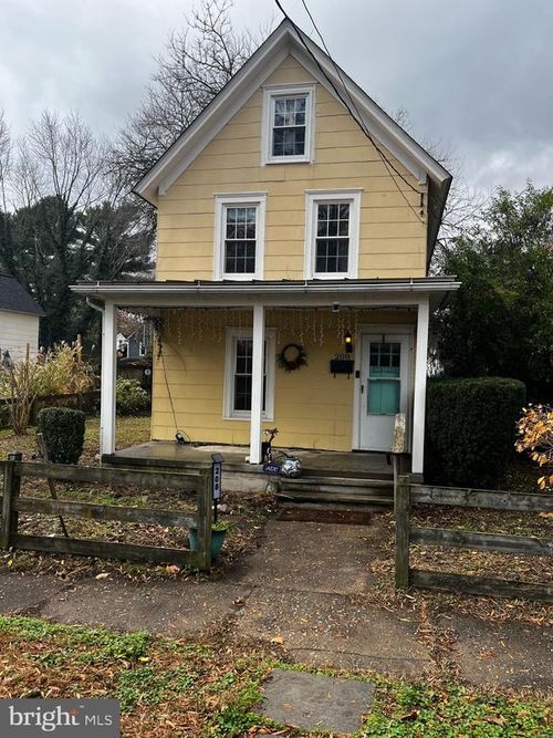 208 S 3rd St, DENTON, MD, 21629-1230 | Card Image