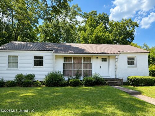 326 2nd St Sw, Magee, MS, 39111-4010 | Card Image