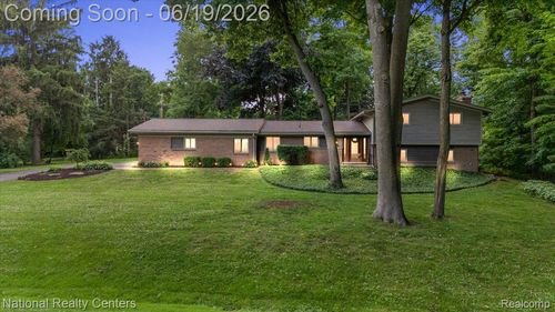 21201 E Chigwidden St, Northville, MI, 48167-1012 | Card Image