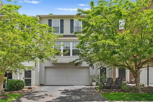 675 Village Green Blvd E, Mars, PA, 16046-4823 | Card Image
