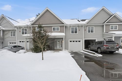 237 Woodview Way, Manchester, NH, 03102-8410 | Card Image