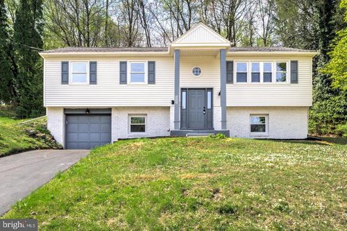 333 Golf Hills Rd, Havertown, PA, 19083-1027 | Card Image