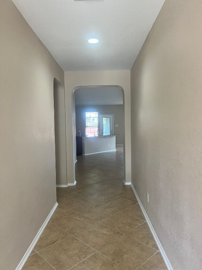 330 Grand Junction Trl, House other with 3 bedrooms, 2 bathrooms and null parking in Georgetown TX | Image 8