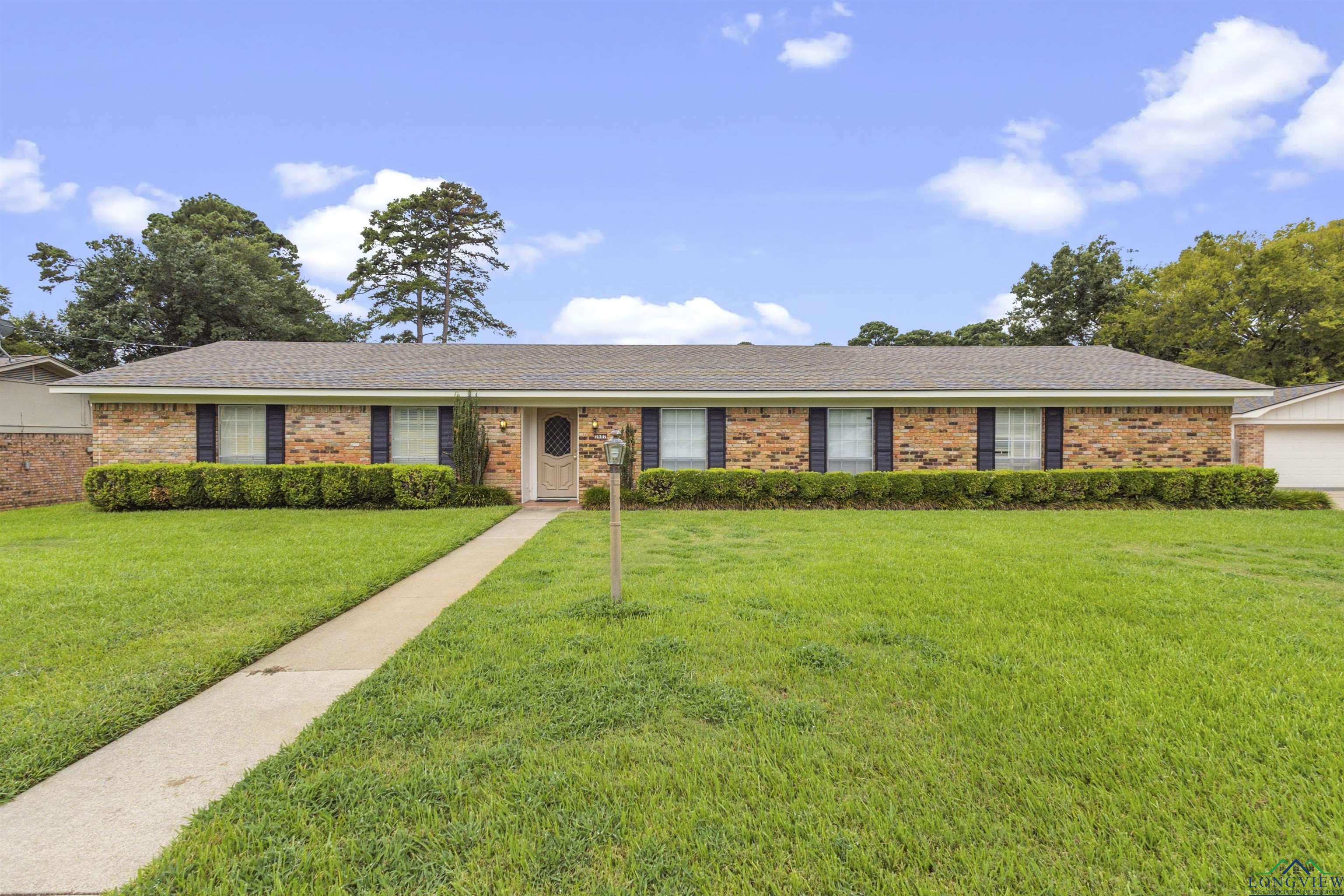 Navajo Trl, Longview, TX 75605
