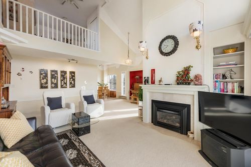 319-13918 72 Ave, Surrey, BC, V3W0T4 | Card Image