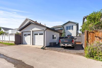 519 Sheep River Close, House detached with 5 bedrooms, 2 bathrooms and 3 parking in Okotoks AB | Image 3