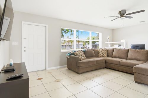 333 Elizabeth Rd, Lake Worth, FL, 33461-3763 | Card Image