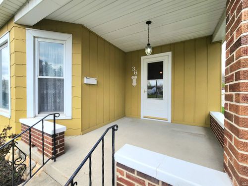 36 Madison Street, Huntington, IN, 46750-1405 | Card Image