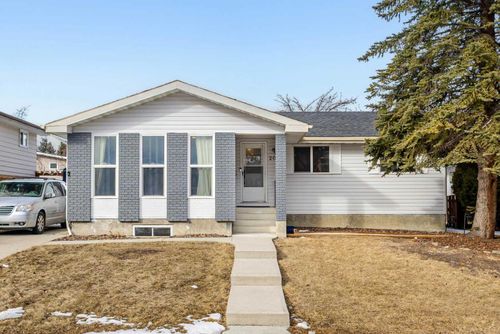 208 Woodpark Pl Sw, Calgary, AB, T2W2S5 | Card Image