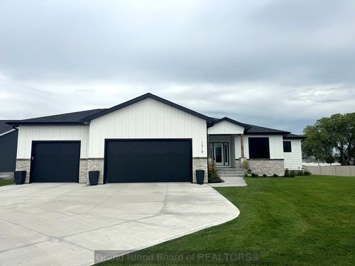 1315 Diamond Dr, Grand Island, NE, 68803 | Card Image
