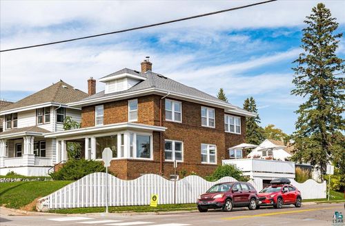 802 N 19th Ave E, Duluth, MN, 55812-1162 | Card Image