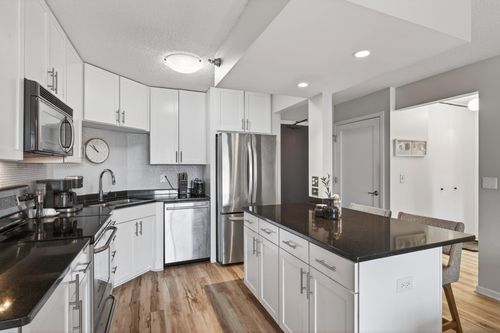 518-401 S 1st St, Minneapolis, MN, 55401-2564 | Card Image
