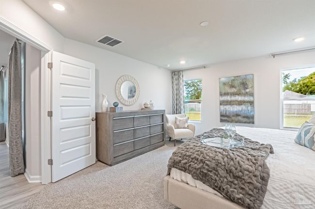 2802 Chevy Cir, House other with 5 bedrooms, 3 bathrooms and 2 parking in Pace FL | Image 18