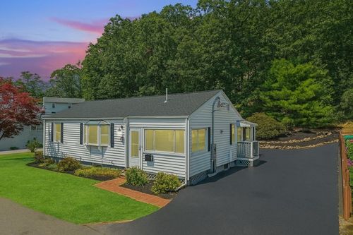 33 Park Rd, Lynn, MA, 01904-1609 | Card Image