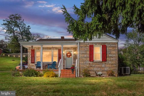 20 Waterfall Rd, CHESTER GAP, VA, 22623-2028 | Card Image