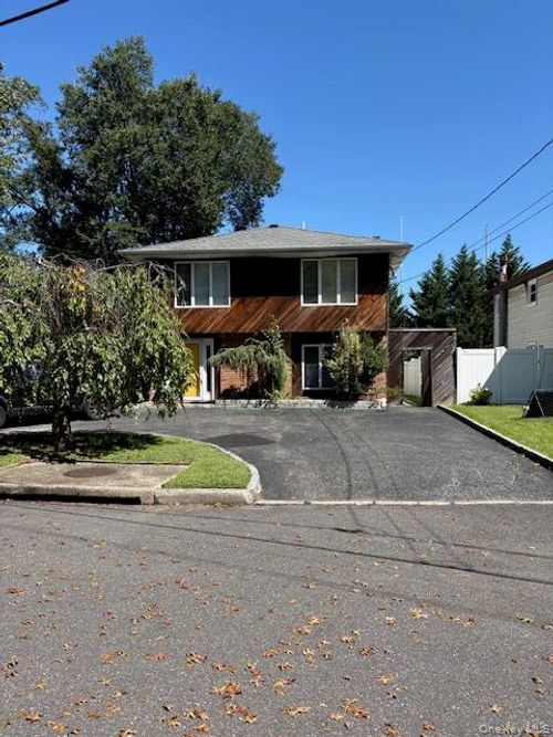 48 Milland Dr, Northport, NY, 11768-2835 | Card Image