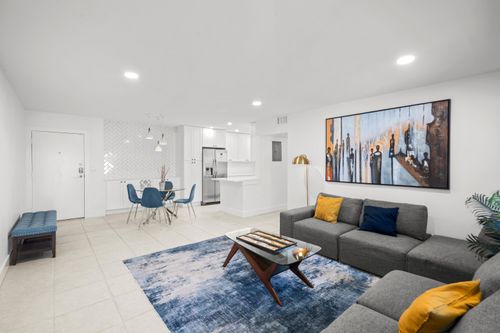 g216-119 Ne 19th Ct, Wilton Manors, FL, 33305-1065 | Card Image