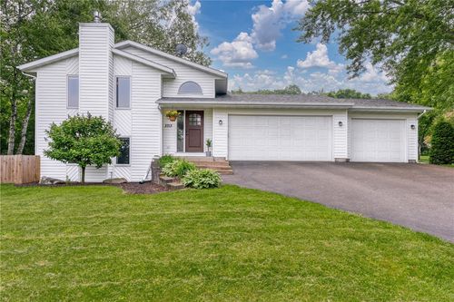 3713 Kingswood Ct, Eau Claire, WI, 54701-9216 | Card Image